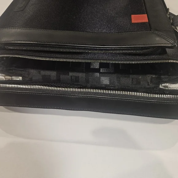 Aaron Irvin Black Microfiber and Leather Laptop Messenger Bag17 x 12.5 x 3.5